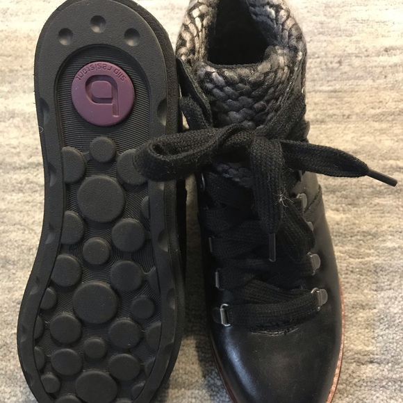 Bionico slip resistant lace ankle boots size 7. - Picture 4 of 6